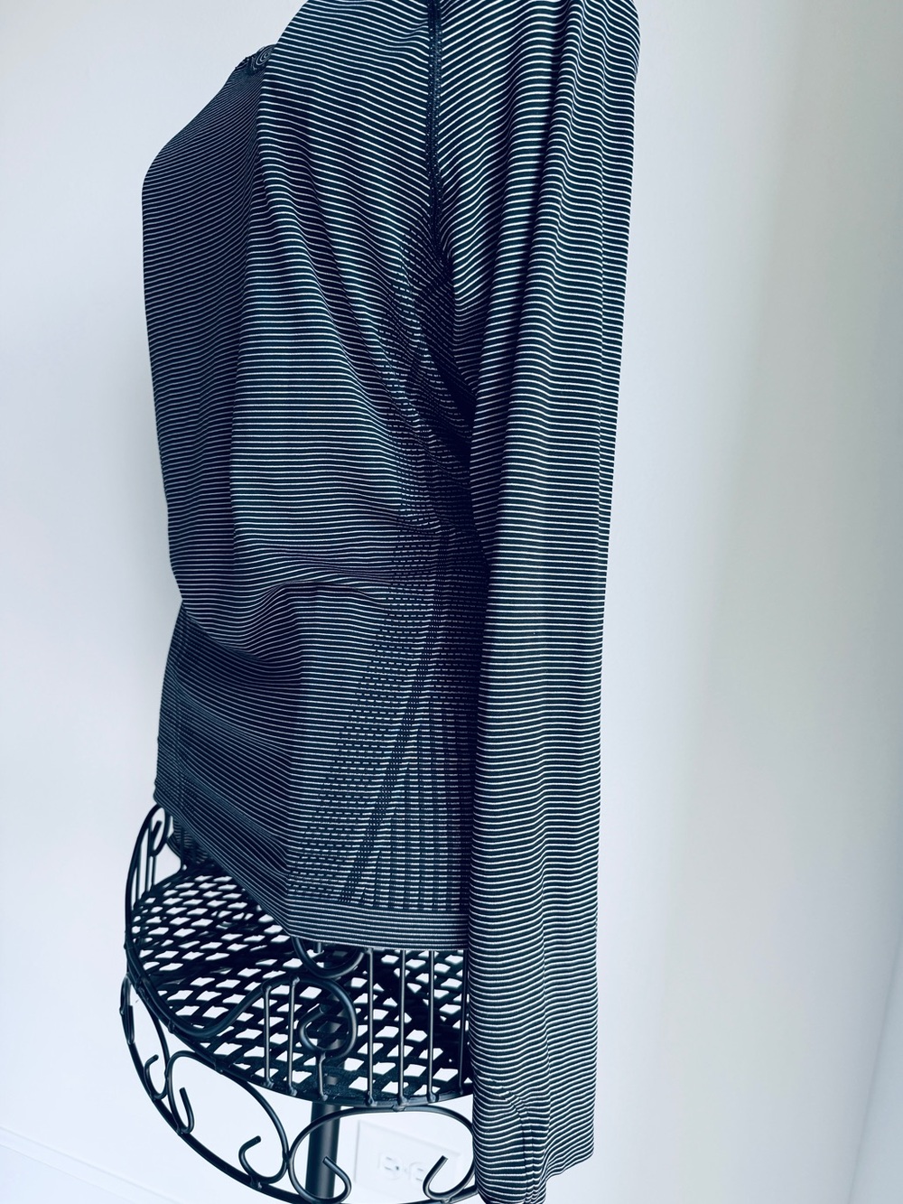 Athleta top - Picture 2 of 4